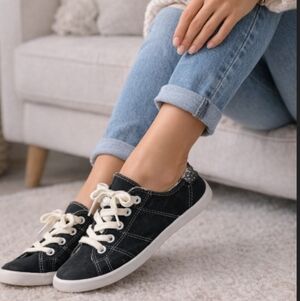 New Madden Girl Black Canvas Sneakers, Size 7 Runs Small.
